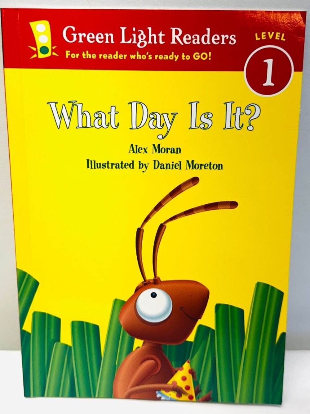 What Day Is It? (Green Light Readers Level 1) Paperback LIKE NEW Free Shipping